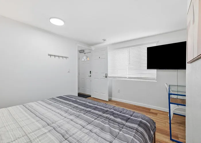 Homestay Millvale A Bright & Cozy Private Bedroom With Shared Bathroom