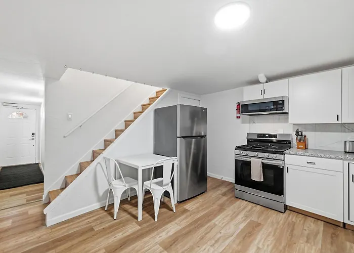 Homestay Millvale A Bright & Cozy Private Bedroom With Shared Bathroom *