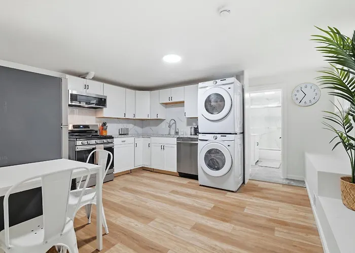 Millvale A Bright & Cozy Private Bedroom With Shared Bathroom * Pittsburgh