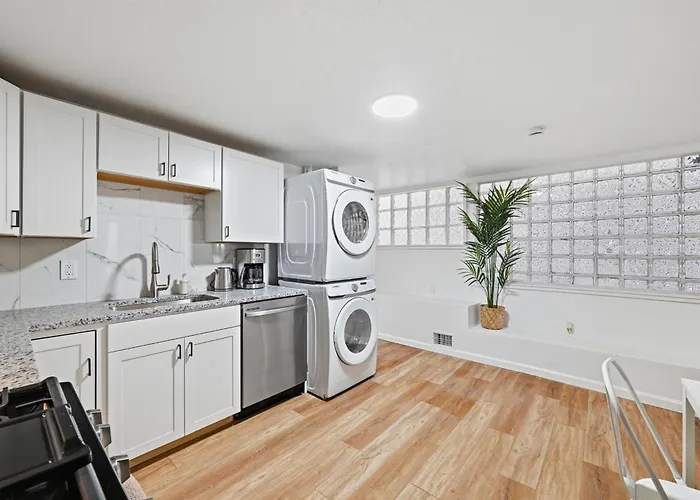 Millvale A Bright & Cozy Private Bedroom With Shared Bathroom Pittsburgh